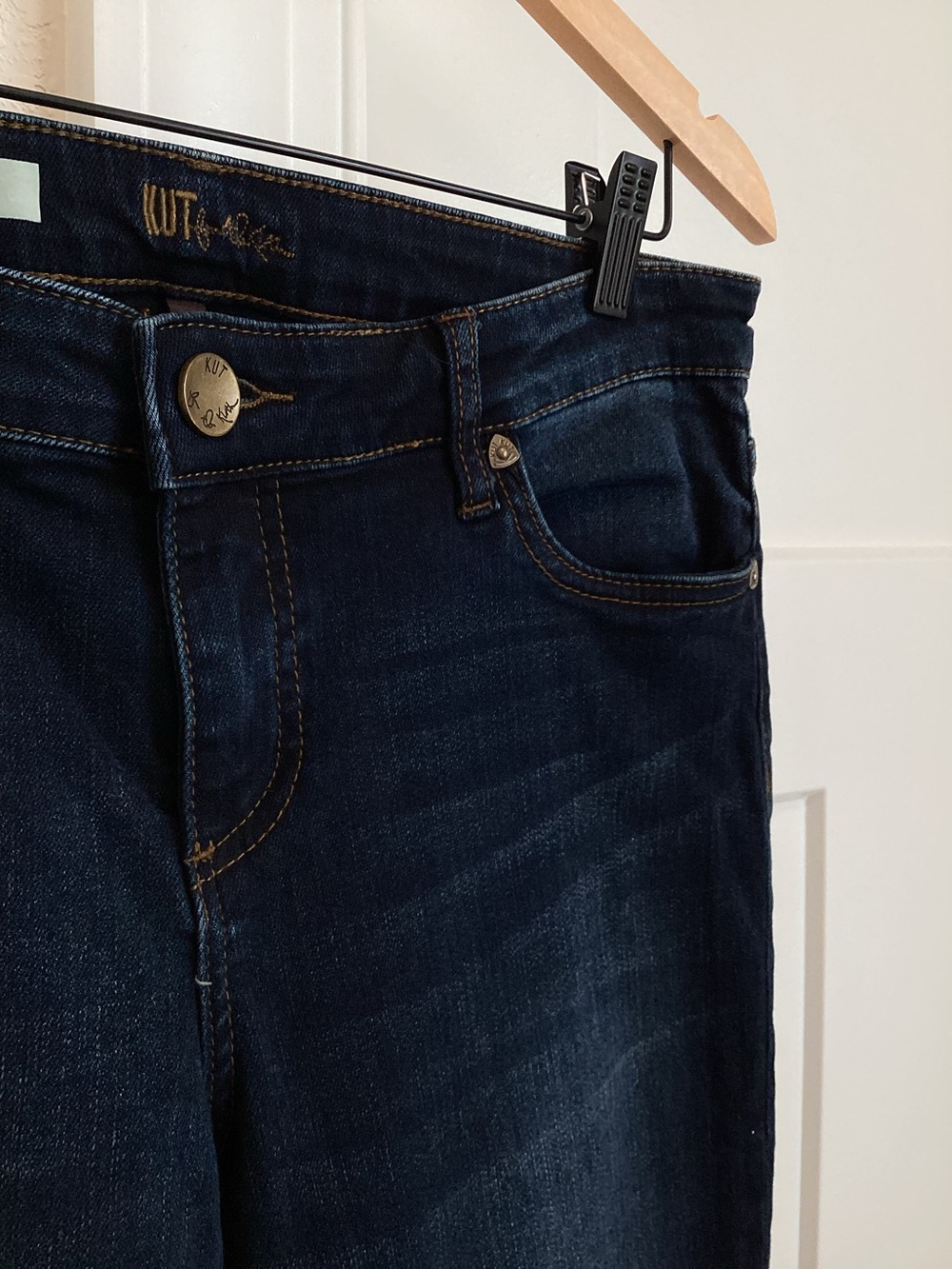 KUT From the Kloth Straight Leg Jeans Boyfriend Mid Rise Size 8 Dark Rinse Denim